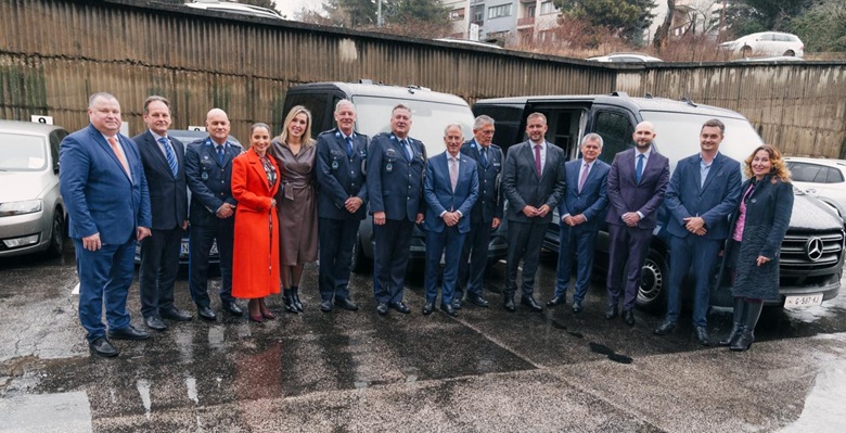 Holandské kráľovstvo darovalo Slovensku dve zabezpečené vozidlá na prevoz psychiatrických pacientov