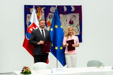 Ministri zdravotníctva a kultúry Kamil Šaško a Martina Šimkovičová podpísali memorandum o spolupráci na podporu darcovstva krvi